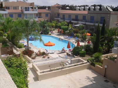 Luxury 3 Bed Semi Detached Villa with roof terrace. Free Air Con, Wi-Fi & TV