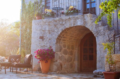 Villa Solar - Ethno Art Village Podcempres
