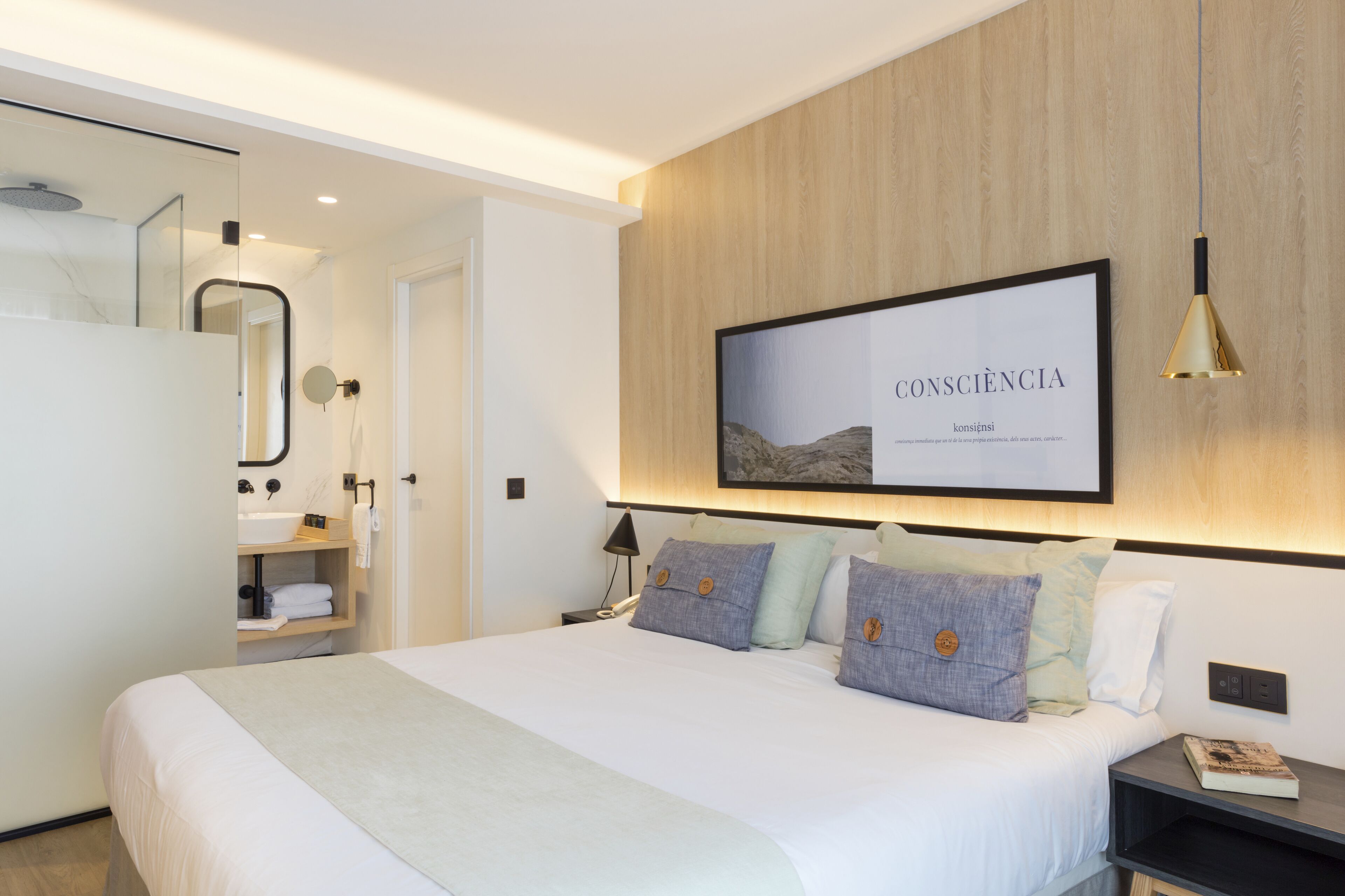 minibar, in-room safe, desk, soundproofing