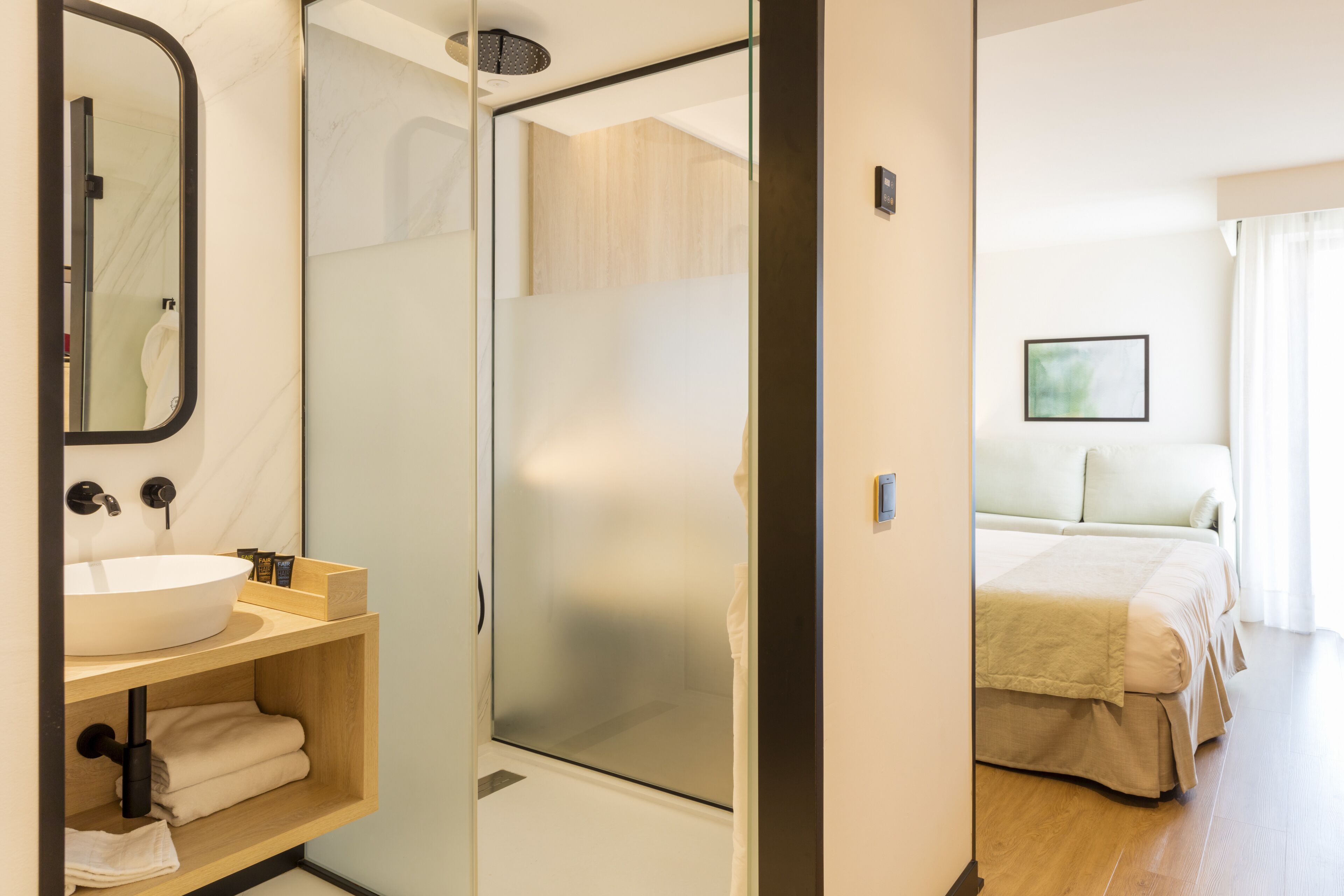 shower, free toiletries, towels