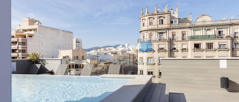 Außenpool, Liegestühle