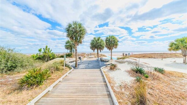 Beach nearby - Queens Grant 763 - Two Bedroom Condo (Hilton Head Island)