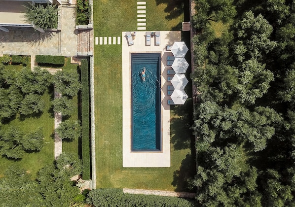 Outdoor pool, a heated pool