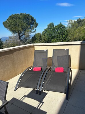 Terrace/patio - ALL COMFORT, modern, NICE TERRACE, BEAUTIFUL VIEW of MONT VENTOUX (Bonnieux)