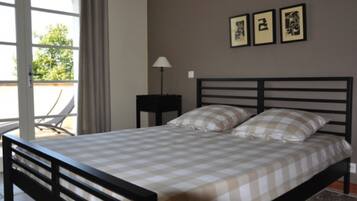 2 chambres, fer et planche Ă repasser, Wi-Fi gratuit, draps fournis