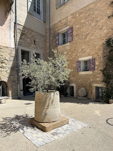 ALL COMFORT, modern, NICE TERRACE, BEAUTIFUL VIEW of MONT VENTOUX