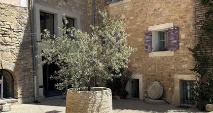 ALL COMFORT, modern, NICE TERRACE, BEAUTIFUL VIEW of MONT VENTOUX