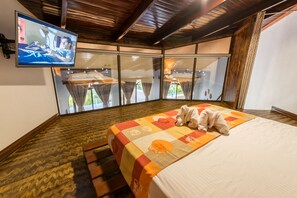 2 slaapkamers, een strijkplank/strijkijzer, wifi, beddengoed