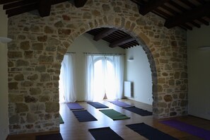 Interior - Beautifully restored villa with stunning views with yoga studio and private pool (San Severino)