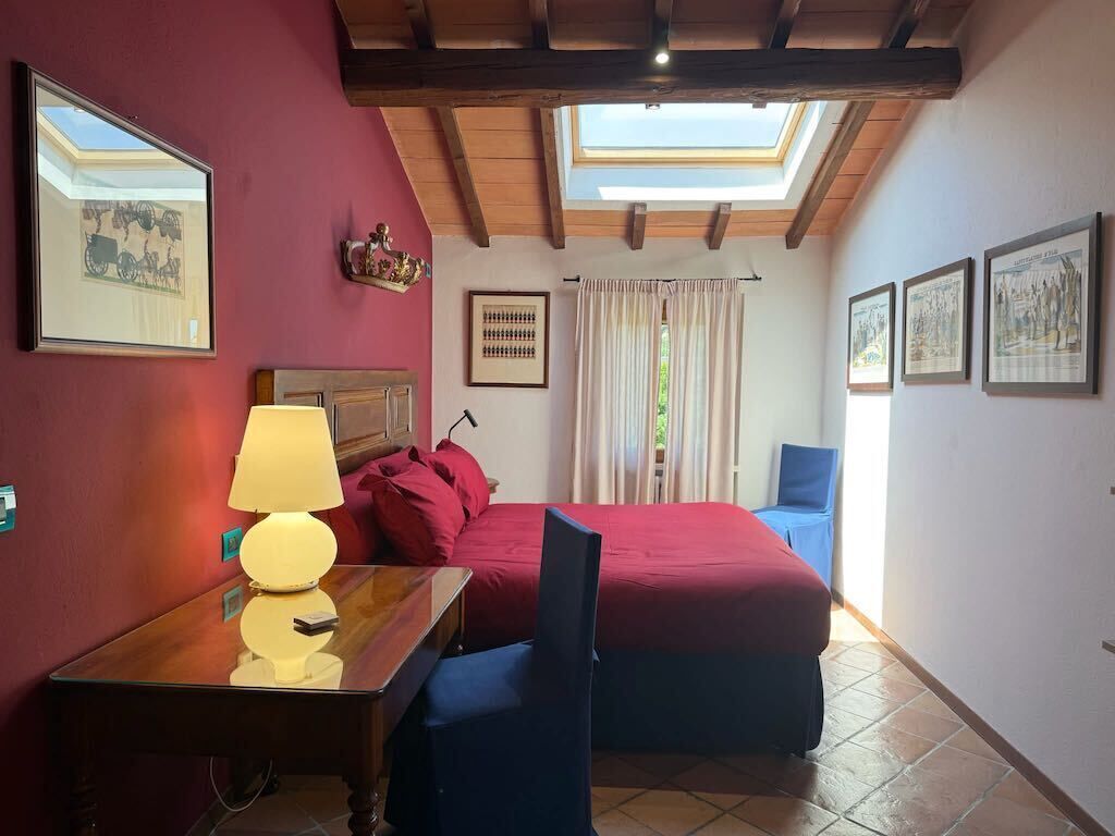 2 bedrooms, in-room safe, iron/ironing board, free WiFi