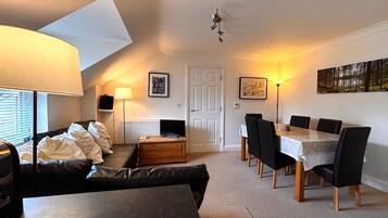 Smart TV, DVD player, stereo