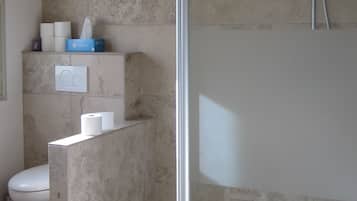 Douche, sèche-cheveux