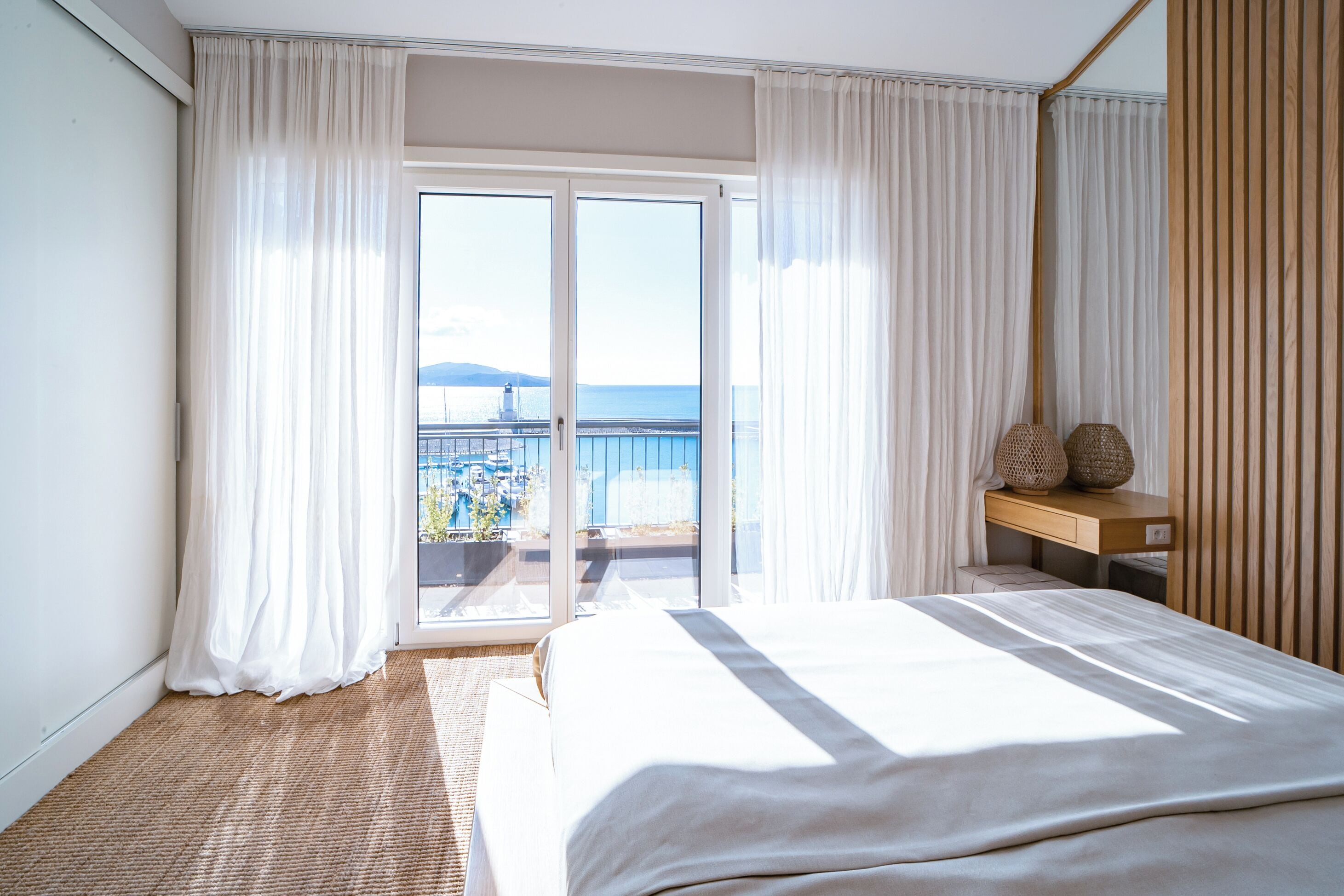 Apartamento família, 3 quartos, vista para o mar | Roupas de cama antialérgicas, cofres nos quartos