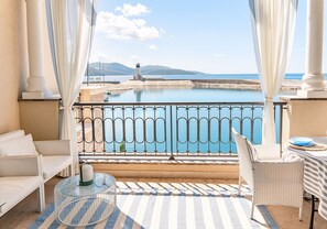 Two Bedroom Residence Sea View | 水景