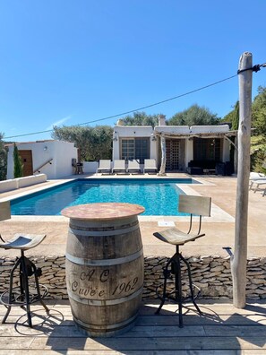 室外游泳池，恒温泳池