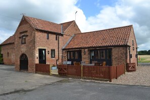Exterior - Dovecote Barn Conversion, Country Get Away, Self-catering, Near Southwell (Fiskerton)