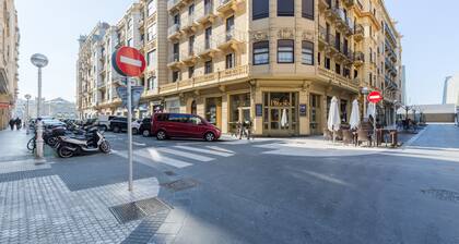 ZURRIOLA SURF BEACH. Optional parking. ESS00856