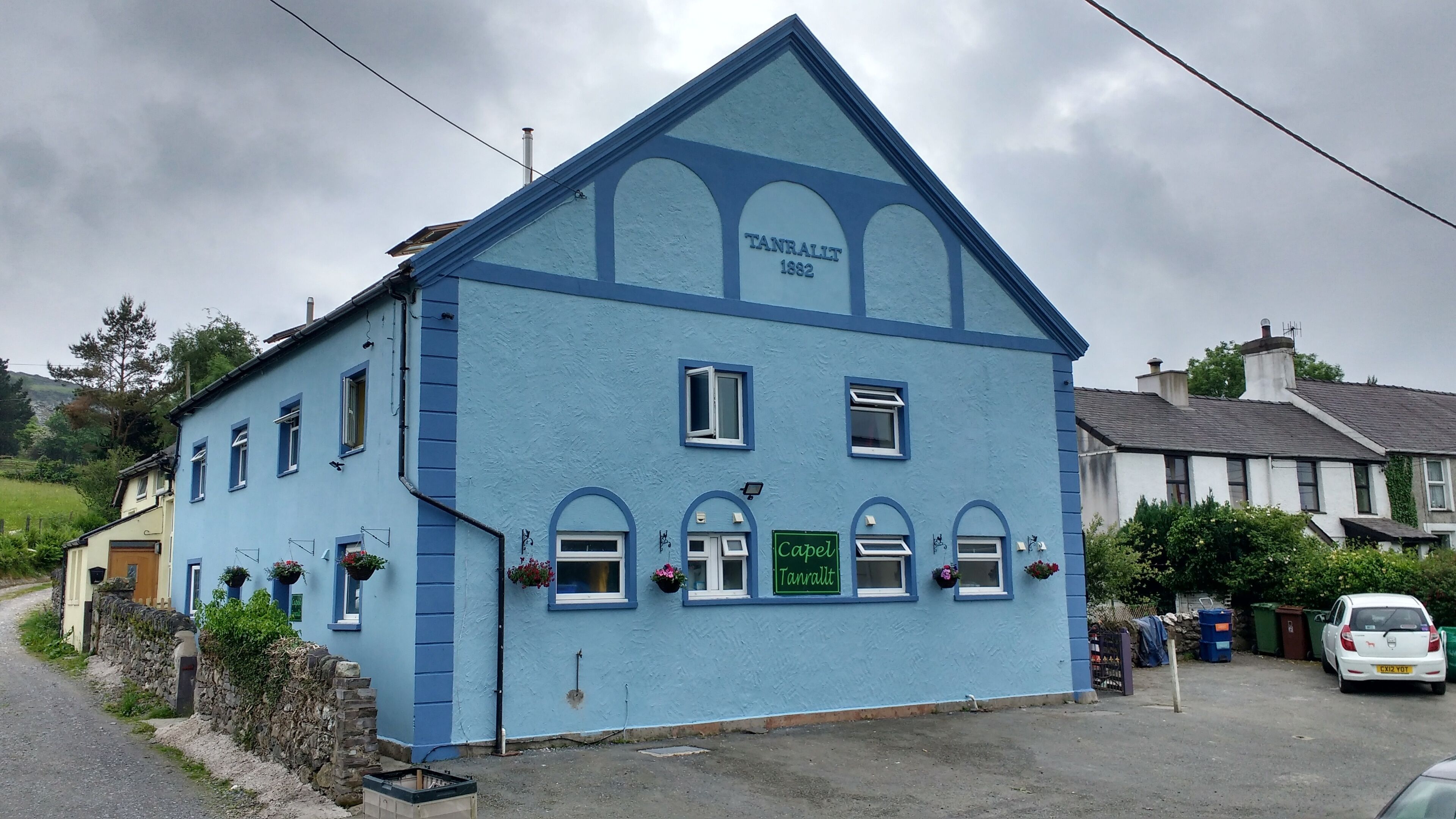 Large Holiday Home Close To Sea and Mountain In Snowdonia