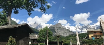 Fantastisk 2-roms loft med hage og Mt. Blanc utsikt