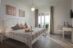 4 bedrooms, desk, iron/ironing board, free WiFi