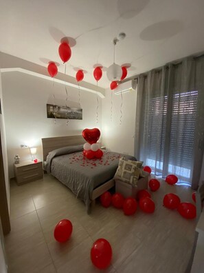 Premium bedding, down comforters, memory foam beds - La Strettola (Naples)