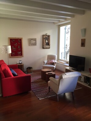 TV, books