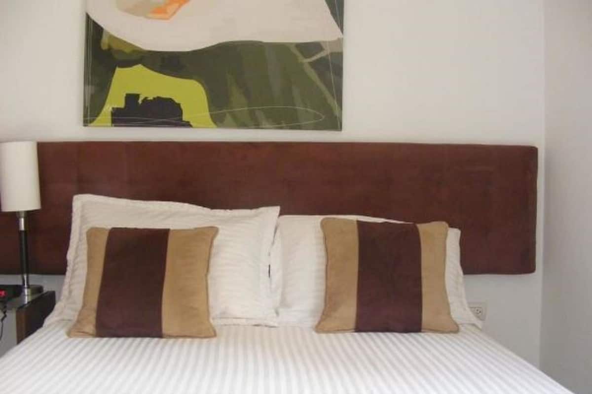 Chambre Simple Standard, 1 grand lit 1 place, non-fumeur, vue montagne