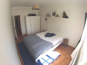 3 bedrooms, iron/ironing board, travel crib, free WiFi