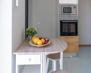 Dining - Comfortable, cozy and comfy apartment by the Ria Formosa (Olhão)
