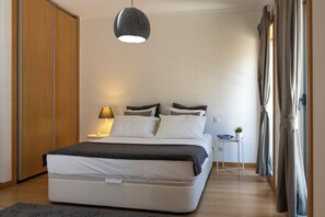 2 habitaciones, tabla de planchar con plancha y wifi gratis 