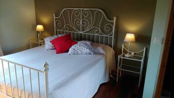 3 Schlafzimmer, Bügeleisen/Bügelbrett, kostenloses WLAN, Bettwäsche