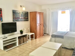 Zimmersafe, Bügeleisen/Bügelbrett, kostenloses WLAN, Bettwäsche