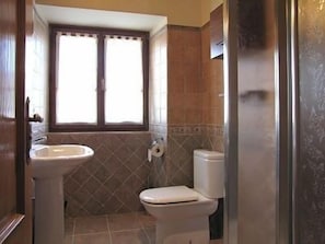 Hair dryer, towels - Casa Martikonea for 16 people (Basaburua)