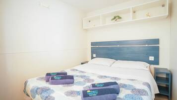2 bedrooms, cribs (surcharge)