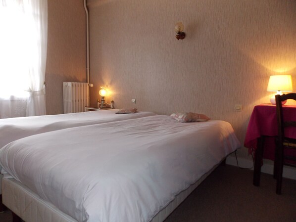 Bureau, draps fournis