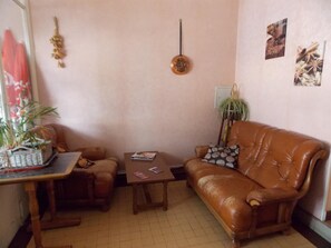 Living room - Le Soleil d'Or (Vimoutiers)