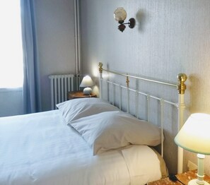 Bureau, draps fournis