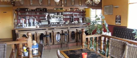 Bar (en la propiedad)