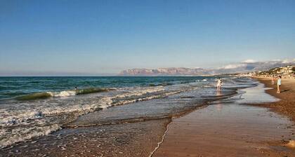 Il Gelsominon kotiloma, Alcamo (TP), Sisilia. Rentoudu ja paljon merta