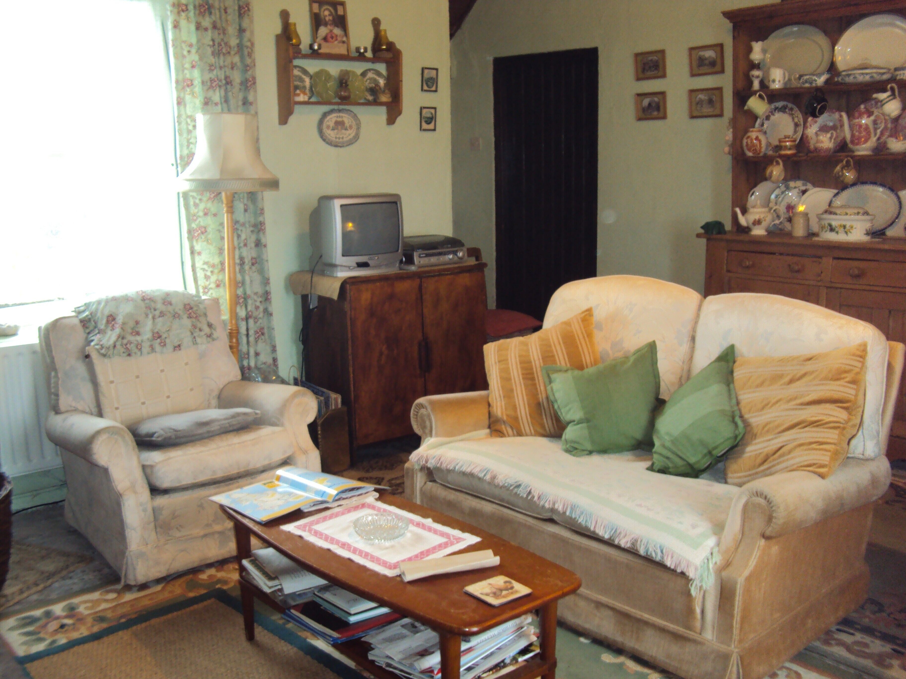 Shore Cottage - an artist's paradise