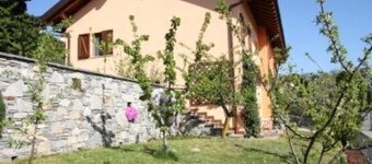 Casa in collina immersa nel verde a pochi minuti dal Lago Maggiore
