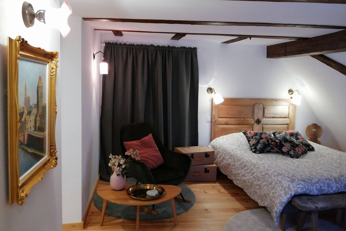 1 bedroom, individually decorated, individually furnished, soundproofing