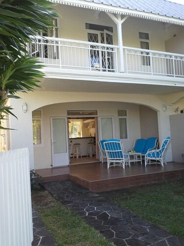 Charmante villa de 3 chambres avec piscine, à seulement 4 minutes à pied de la plage 