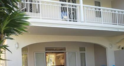 Charmante villa de 3 chambres avec piscine, à seulement 4 minutes à pied de la plage