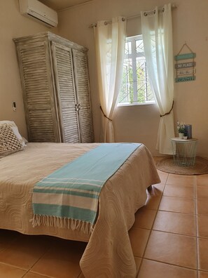 3 bedrooms, in-room safe, iron/ironing board, free WiFi