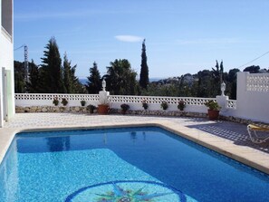 Outdoor pool - Villa Ra - Enchanting Moraira Villa with Secluded Pool and Sea View (Alicante)