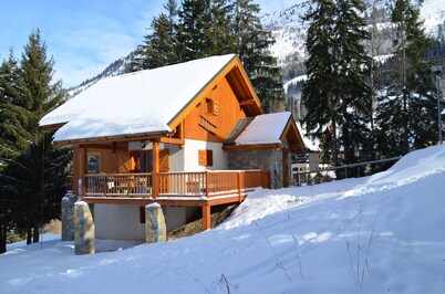Luxury chalet SKI-IN / SKI-OUT. Free wifi, sauna and beautiful view !!!