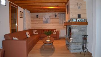 TV, fireplace, DVD player, stereo