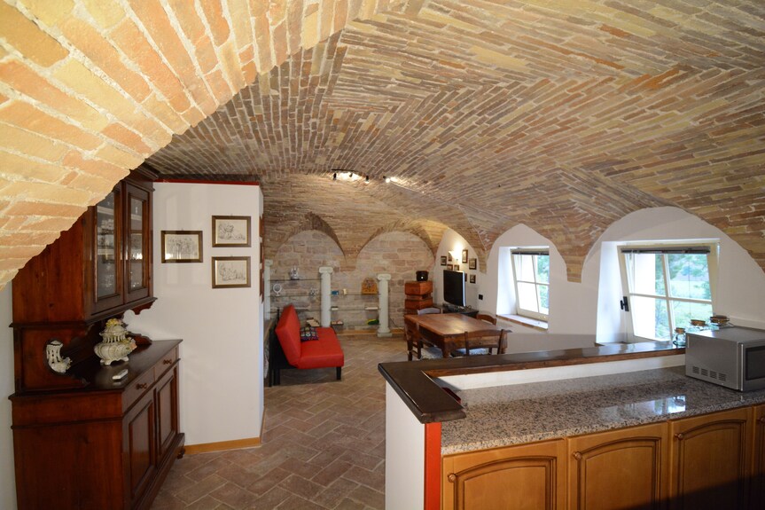 Monolocale In Edificio Medioevale, Con Ampio Terrazzo, Aria Condizionata, Wi-fi - Spello