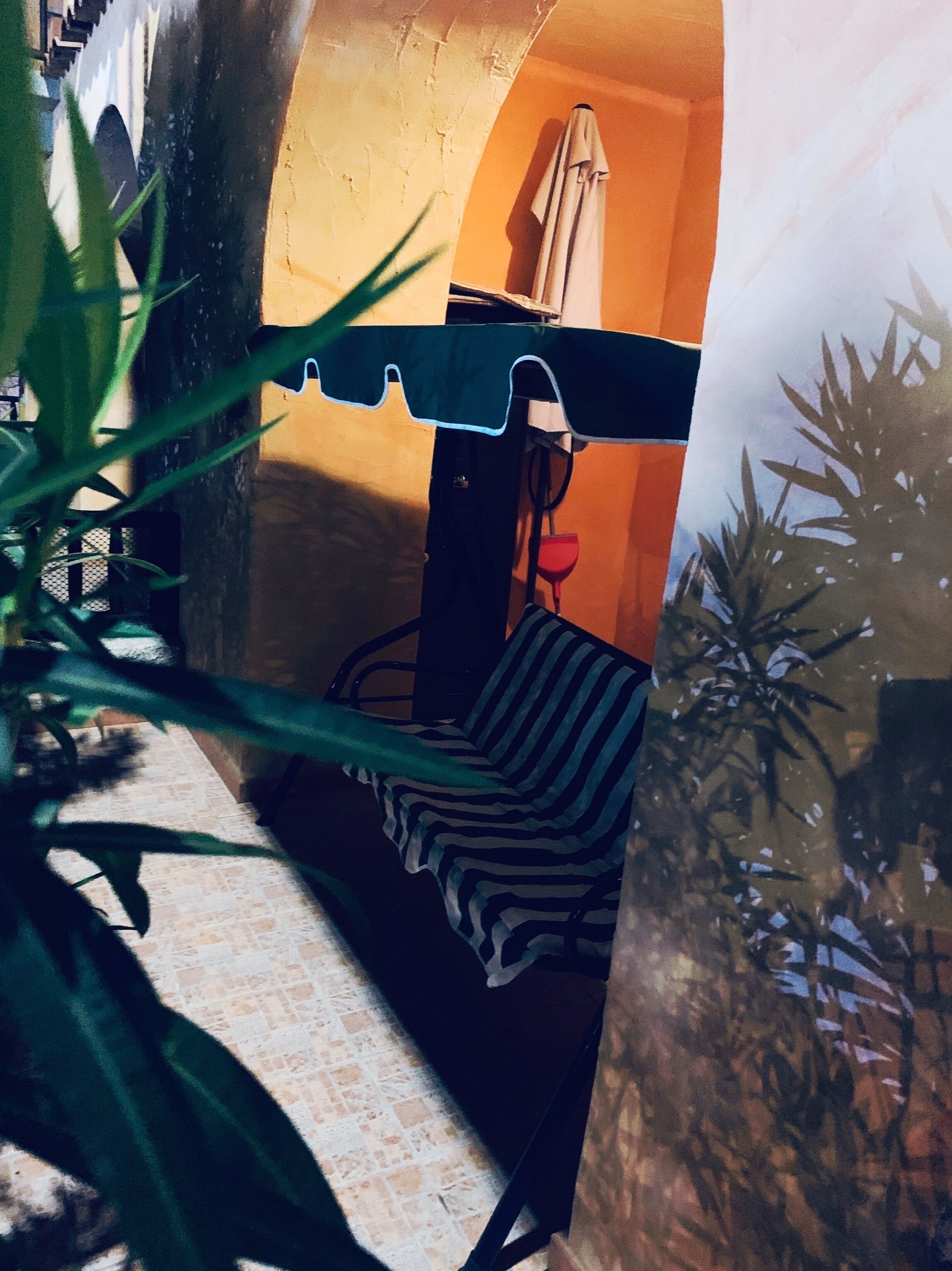 المنطقة المحيطة بالمنشأة